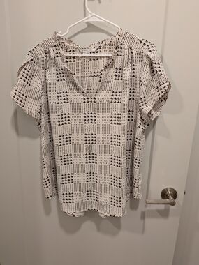 41 Hawthorn Cream and Black Printed V-Neck Short Sleeve Blouse